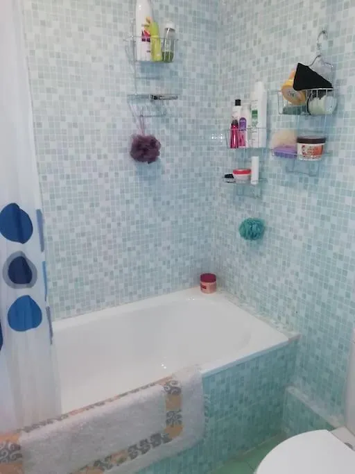 Double Room With Inside Window In Shared Apartment Barcelona